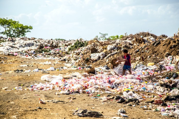 Landfill fires cause great harm to people living in the vicinity. 