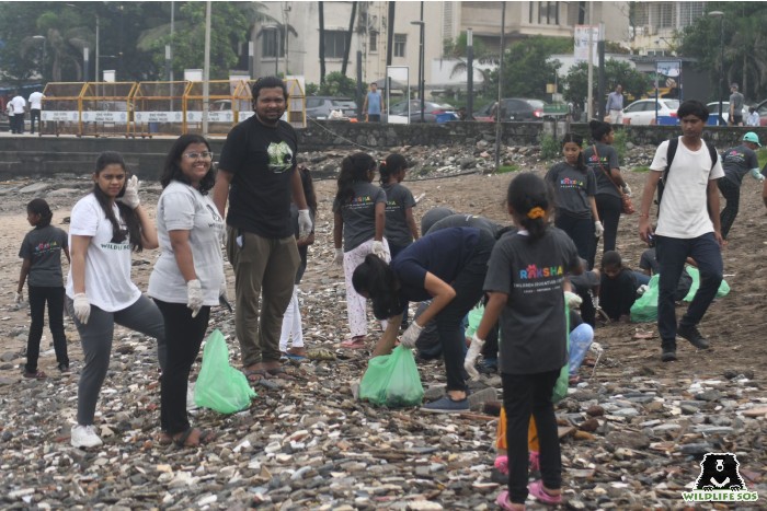 Clean up drive with students of Raksha foundation and PFA